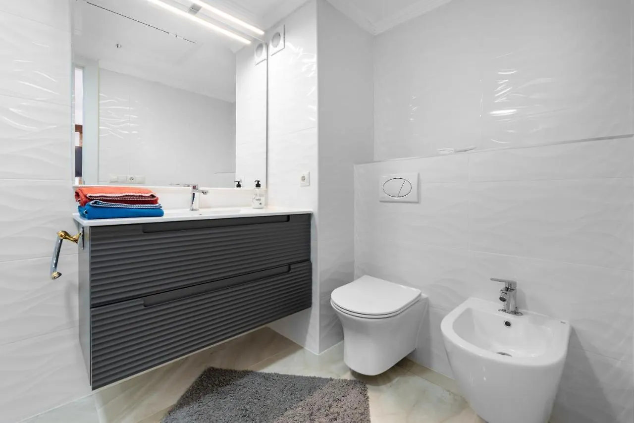La Nogalera - Sea View Apartment In The Heart Of Torremolinos